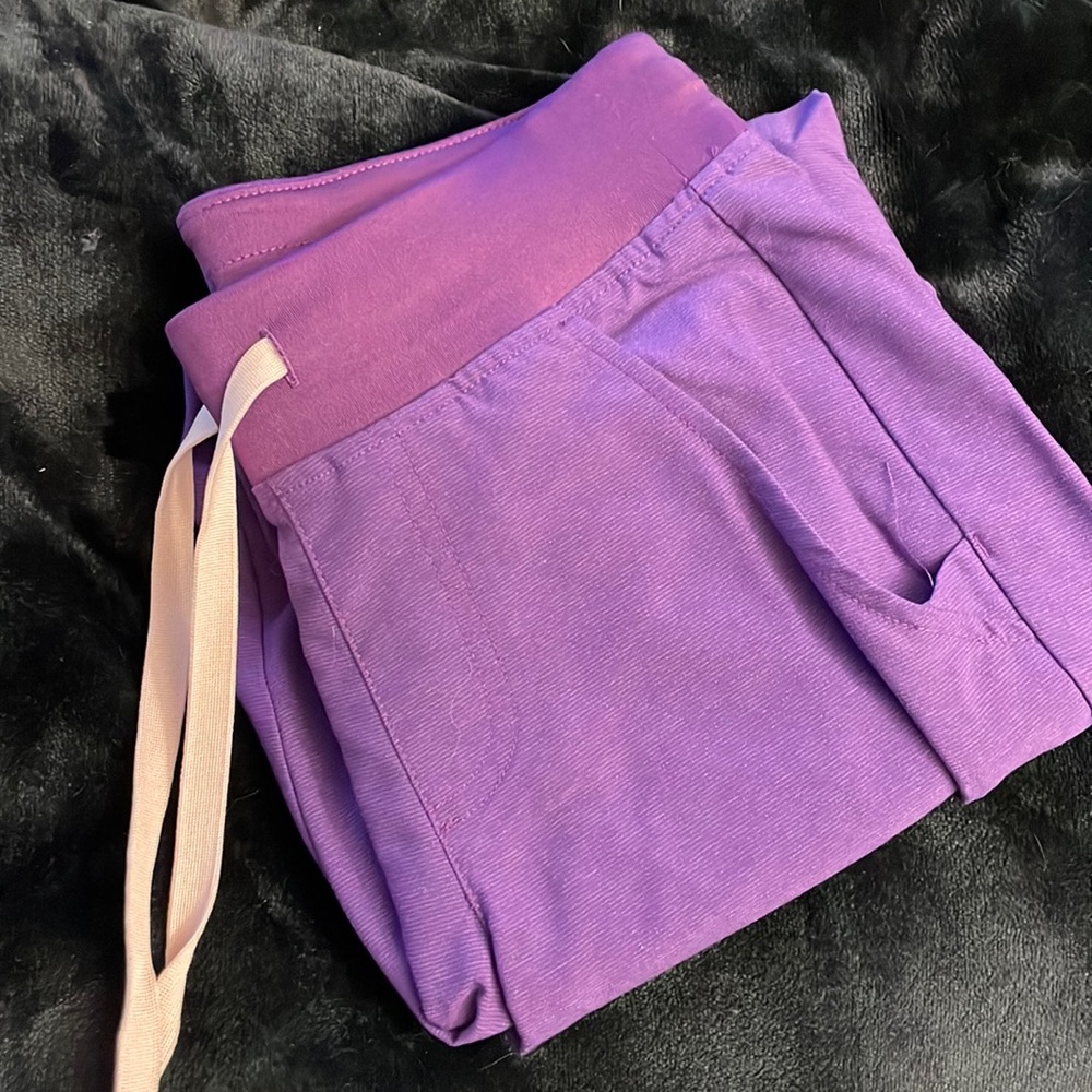 Figs joggers in purple